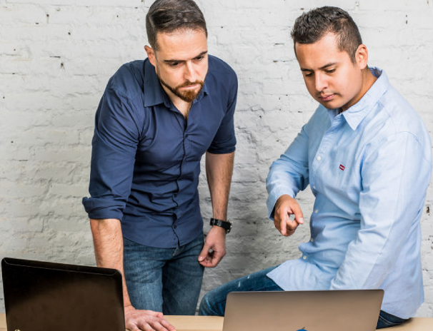 Creadores de DINORANK