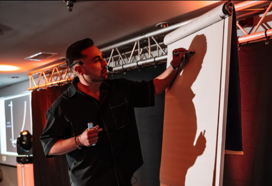 Gaizka Pérez presentado curso Amzn Elite